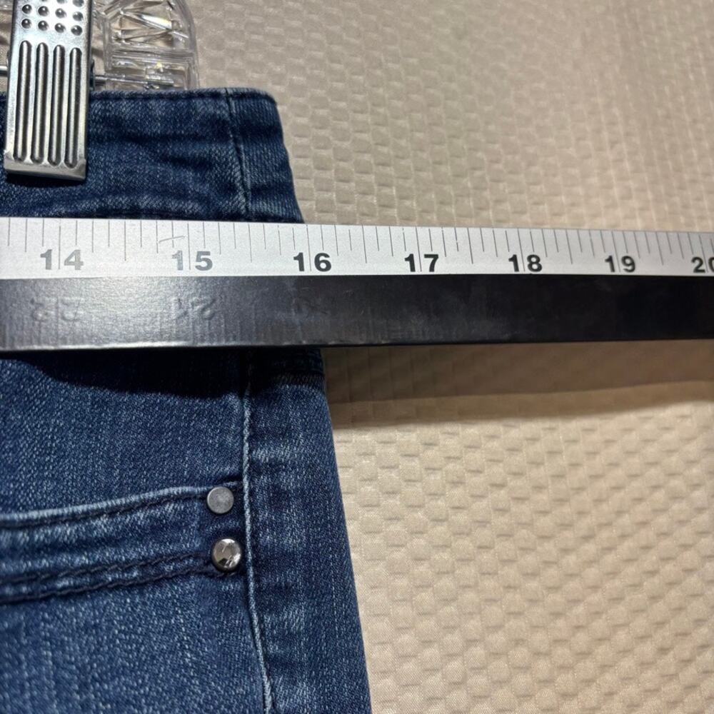 Chico's So Slimming Straight Leg Jeans Size 0.5 (US 6) Medium Wash Stretch Denim - Picture 5 of 10